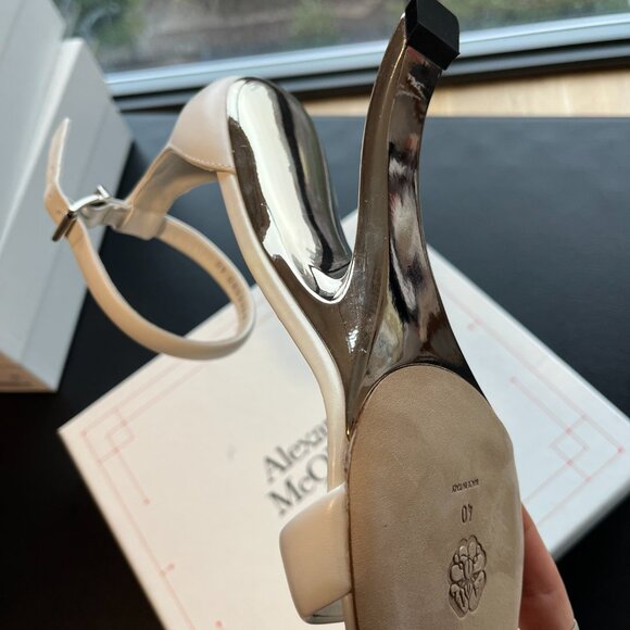 NWT Alexander McQueen Arc Sandals White Leather Sculpted Heels Ankle Strap - Picture 14 of 16